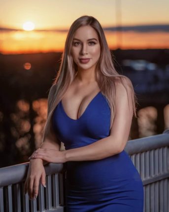 Pink Sparkles Age, Real Name, Height, Boyfriend, Wiki, Biography, and