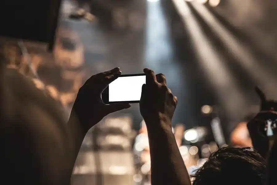 Why Virtual Concerts Are Transforming the Music Industry – Artist Insight