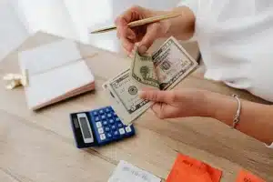 Simple Ways to Make Managing Money Easier in Everyday Life