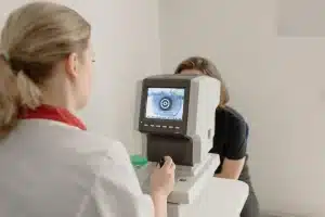 Dr Natasha Lim: Expert Eye Surgeon and Renowned Ophthalmologist in London