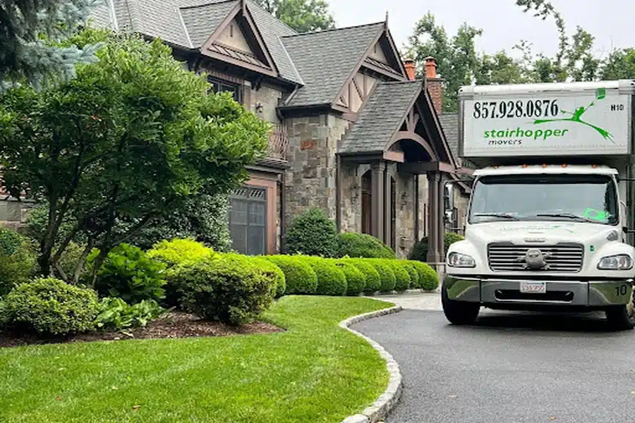How Residential Movers Make the Moving Process Safer and Easier