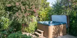 Why Wooden Hot Tubs Keep Showing Up in Celebrity Garden Tours 