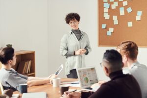 How to Build a Team That Solves Problems Without Waiting for Instructions