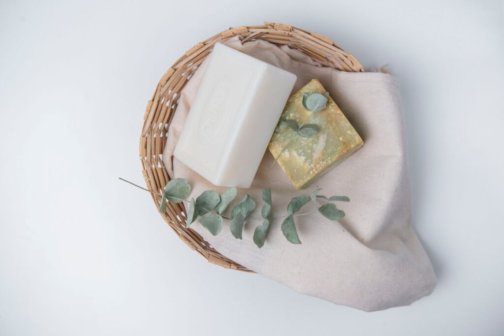 The Best Soap for Men: Top Charcoal Bars for Post-Gym Recovery