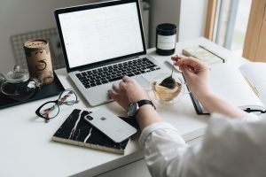 How Entrepreneurs Can Make Routine Emails Feel Less Robotic