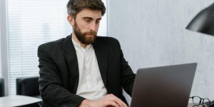 Why Entrepreneurs Think Differently About Gold Than Employees