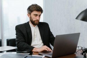 Why Entrepreneurs Think Differently About Gold Than Employees